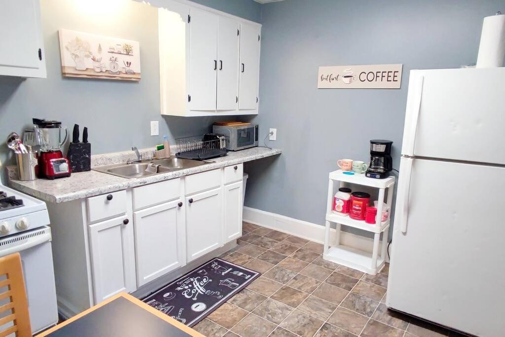 Entire #2/minutes To Downtown Apartamento