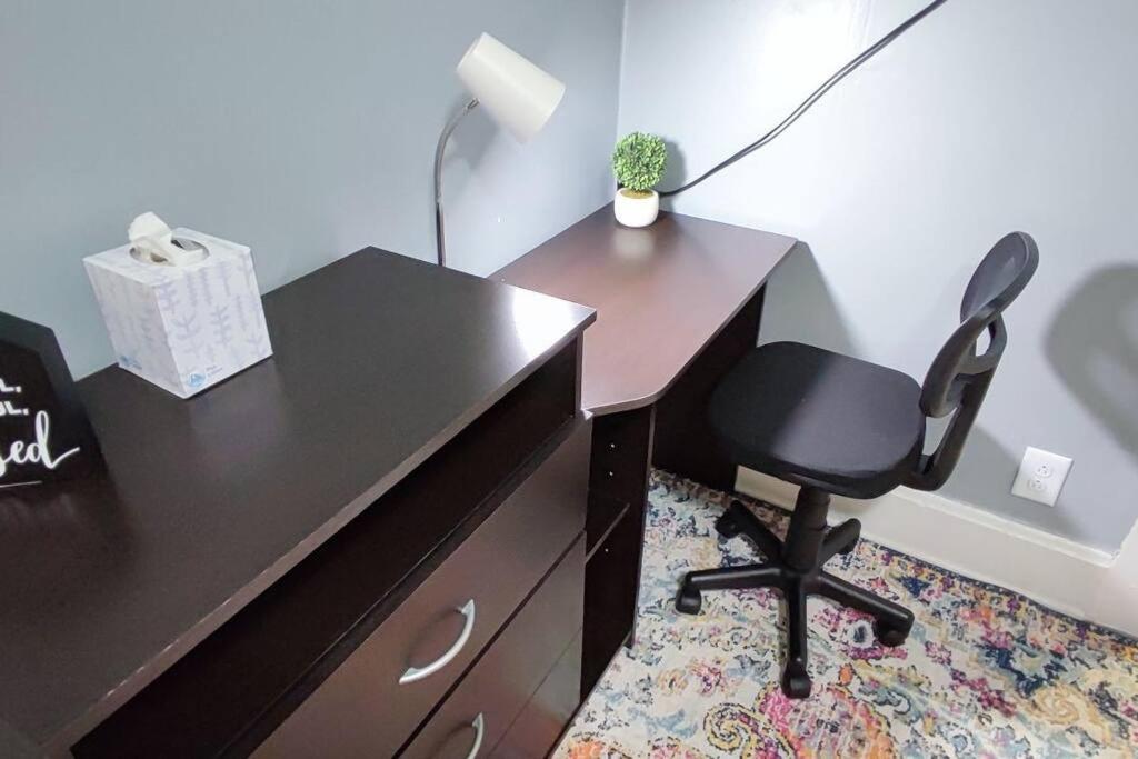 Entire #2/minutes To Downtown Appartement