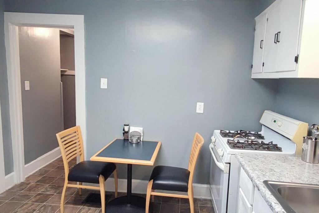Appartement Entire #2/minutes To Downtown *
